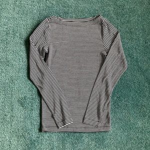 nwot Gap black and white stripe long sleeve